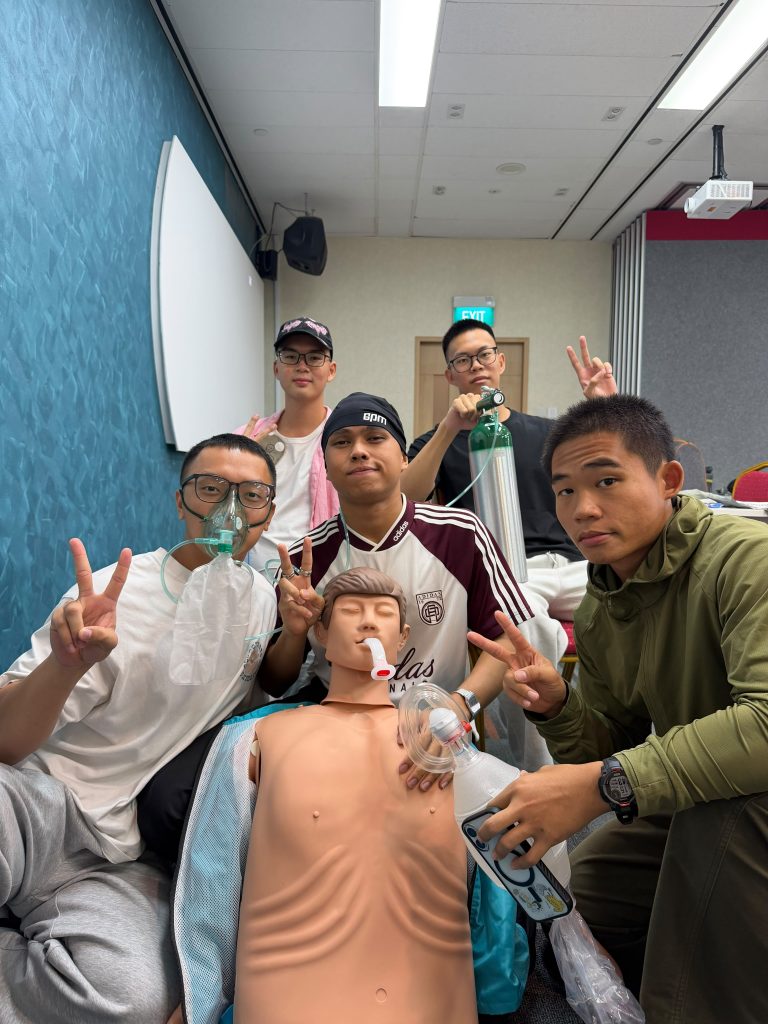 First aid participants posing for a group photo