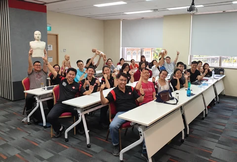 Class photo of SERA first aid and bcls participants in class together